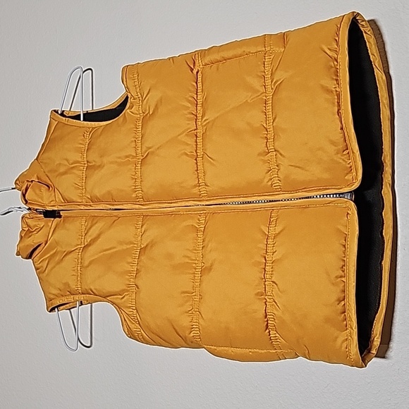 Carter's Vest Puffer Sleeveless Fleece Lining Pockets Zip-Up Cozy Yellow M 5 6 - Picture 3 of 9